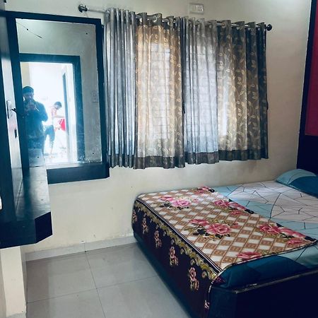 שירדי Hotel Sai Vasant Vihar מראה חיצוני תמונה